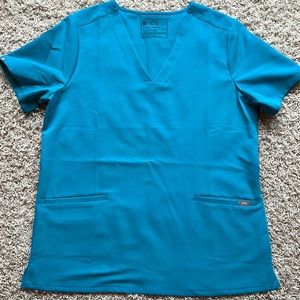 Like new Figs Casma 3 Pocket L